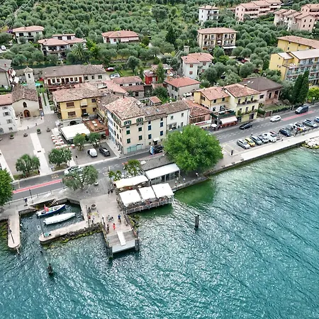 Apartment Charm Lakefront