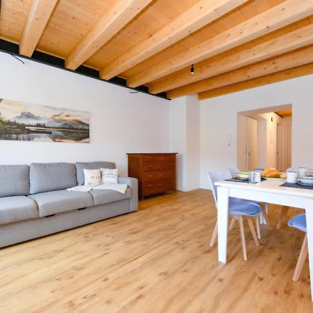 Apartment Charm Lakefront Assenza di Brenzone