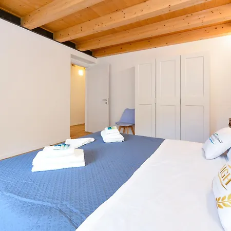 Apartment Charm Lakefront Assenza di Brenzone