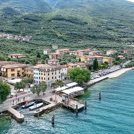 Apartment Charm Lakefront
